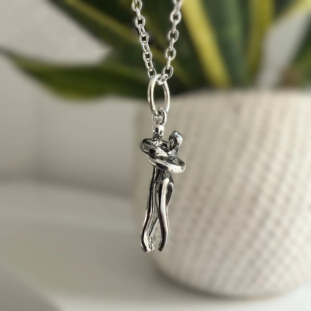 AHYAN- Hug Necklace